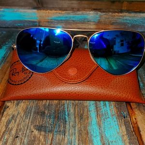 Ray-Ban RB3025